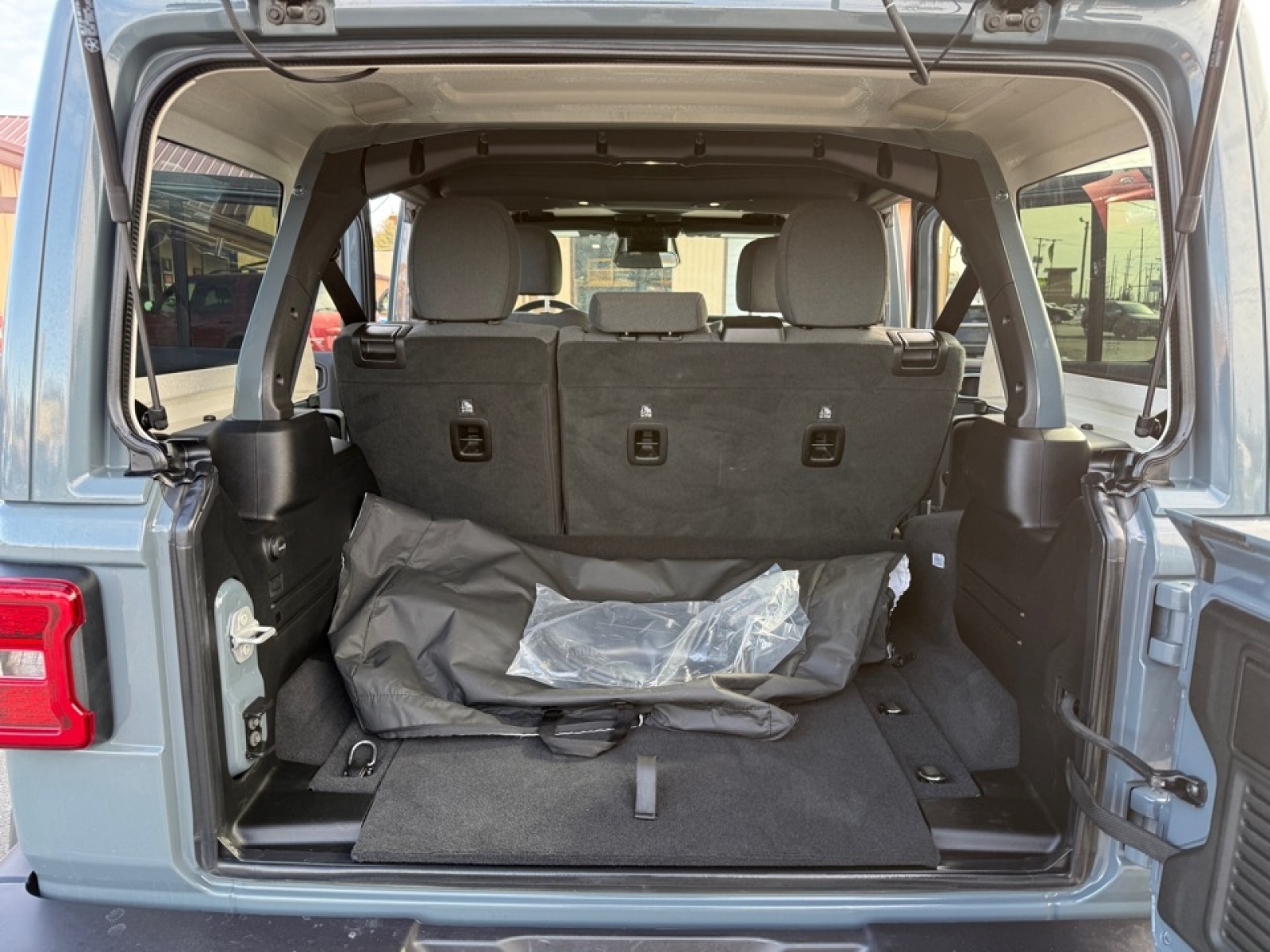 2025 Jeep Wrangler 4xe Sahara 4xe, 39589, Photo