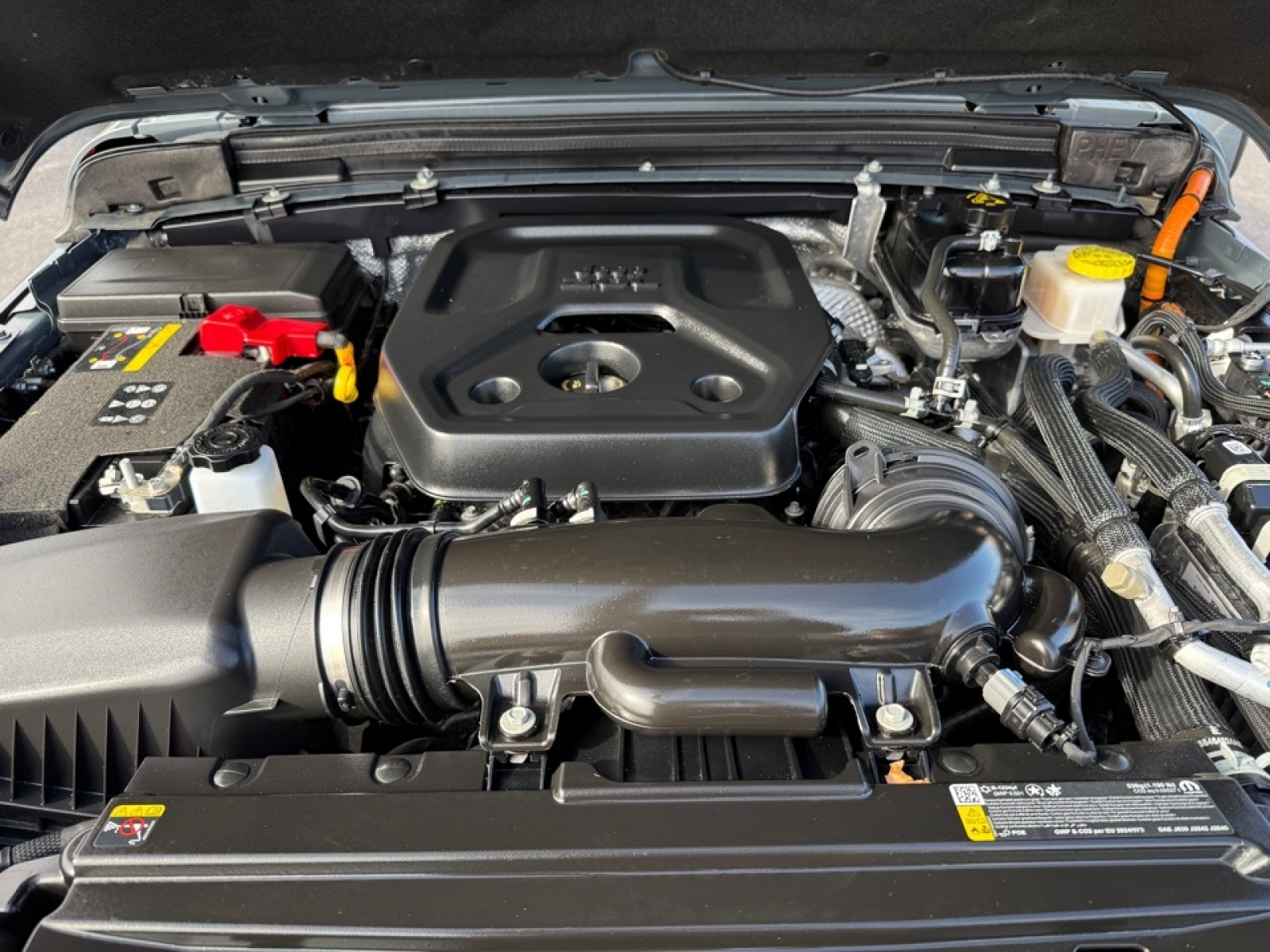 2025 Jeep Wrangler 4xe Sahara 4xe, 39589, Photo