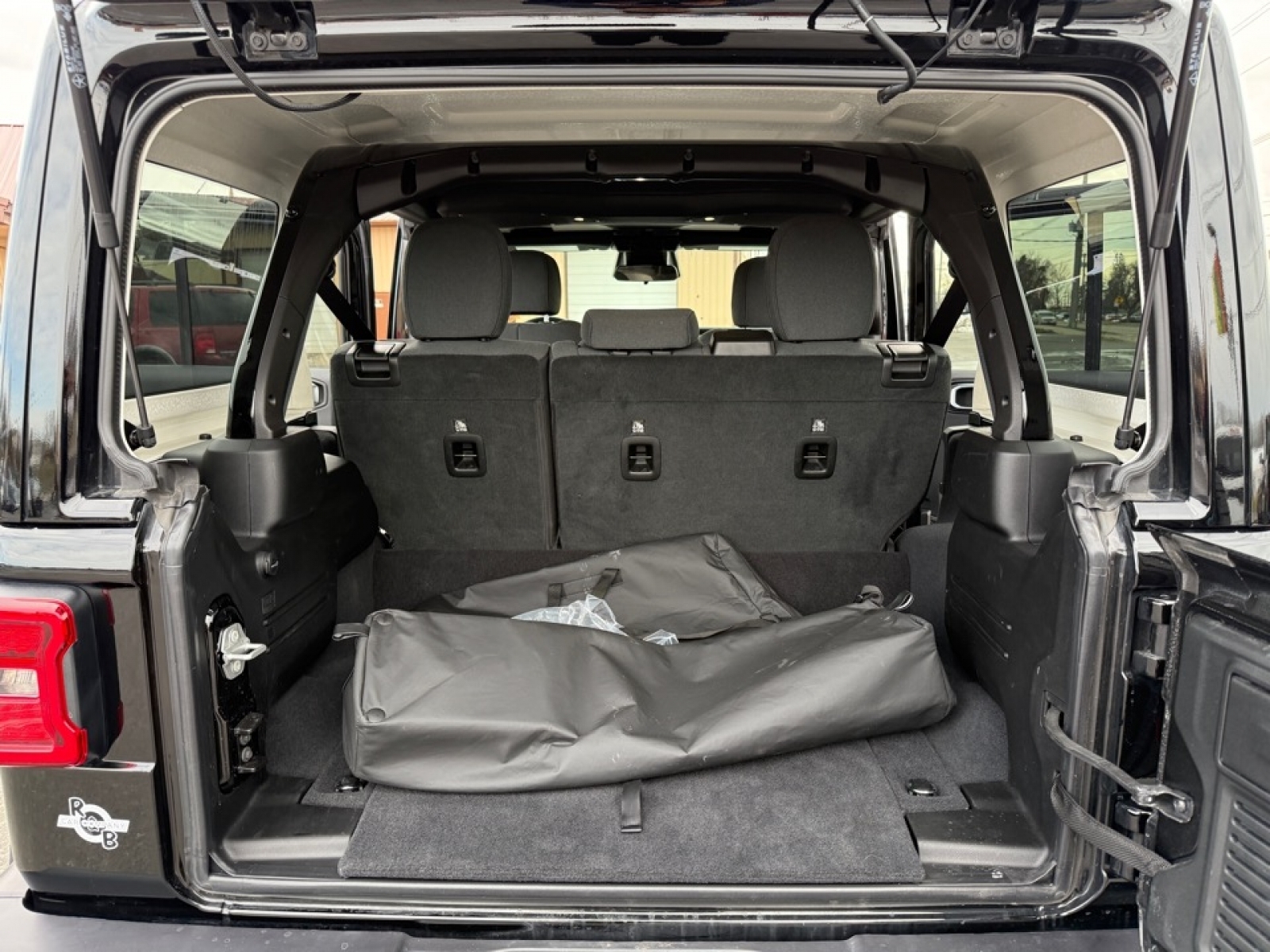 2025 Jeep Wrangler 4xe Sahara 4xe, 39590, Photo