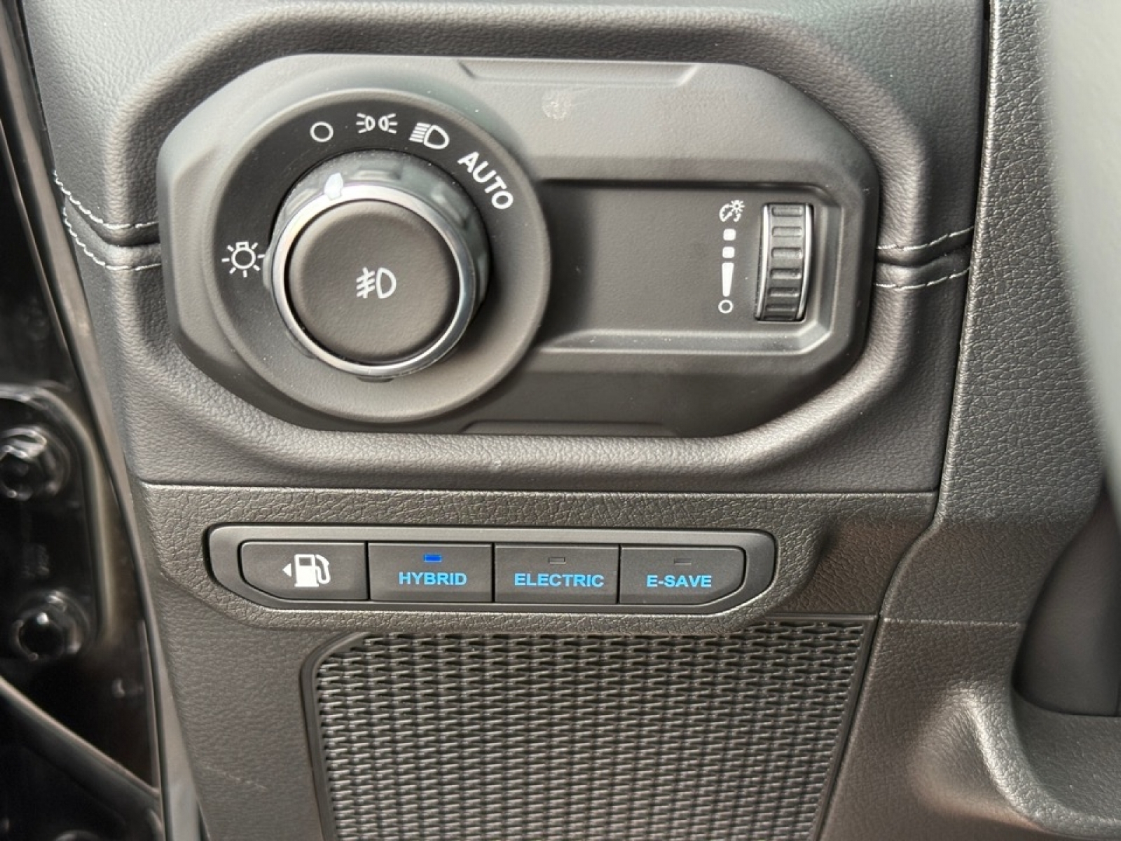 2025 Jeep Wrangler 4xe Sahara 4xe, 39590, Photo