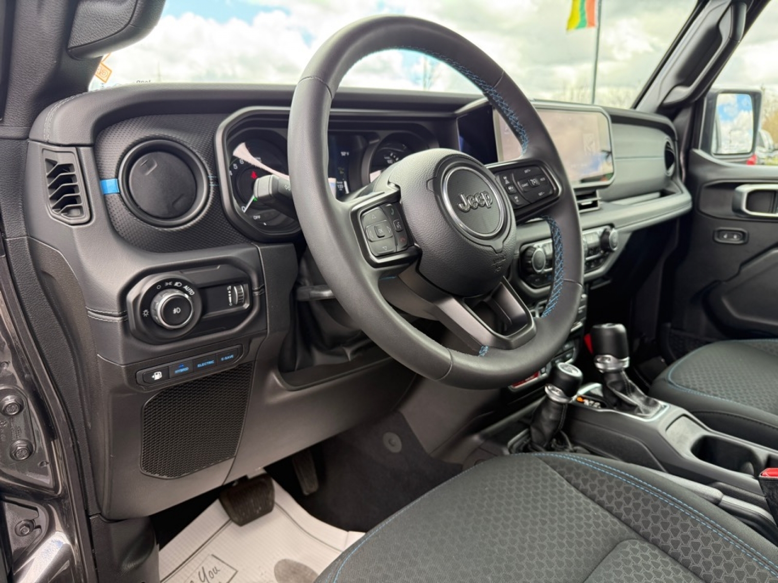 2025 Jeep Wrangler 4xe Rubicon 4xe, 39692, Photo