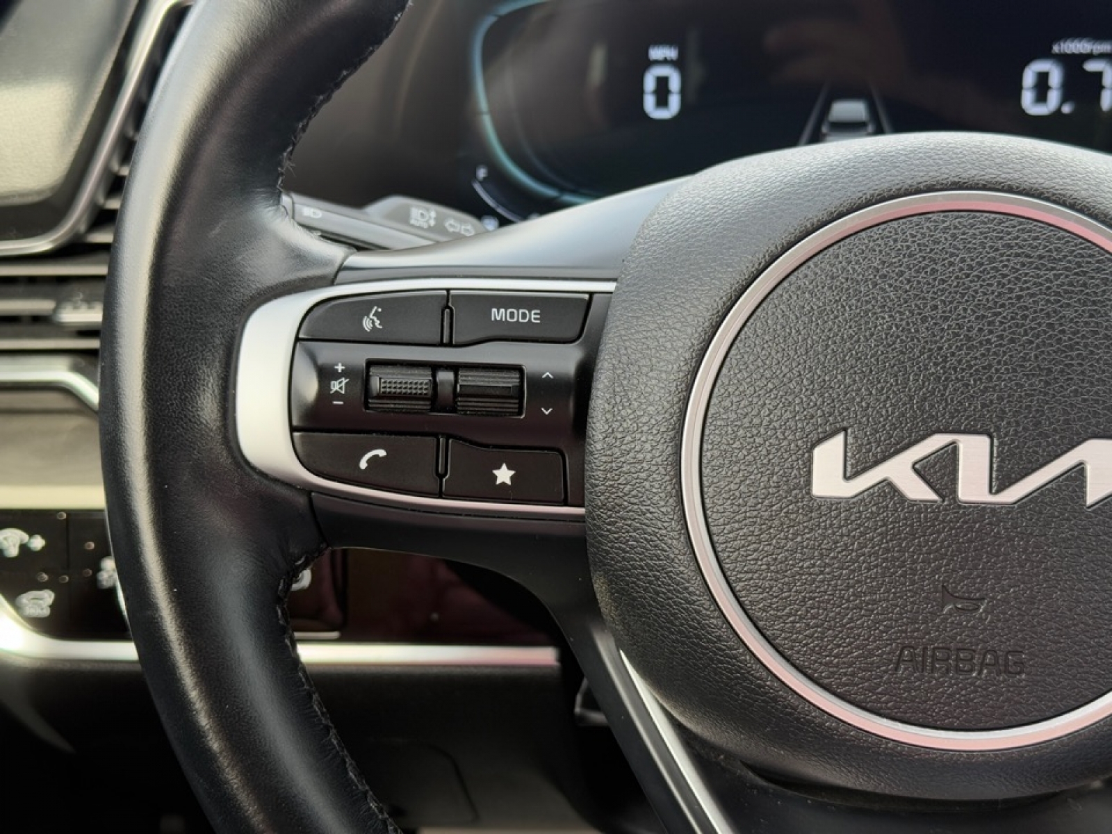 2025 Kia Sportage X-Line, 39002, Photo