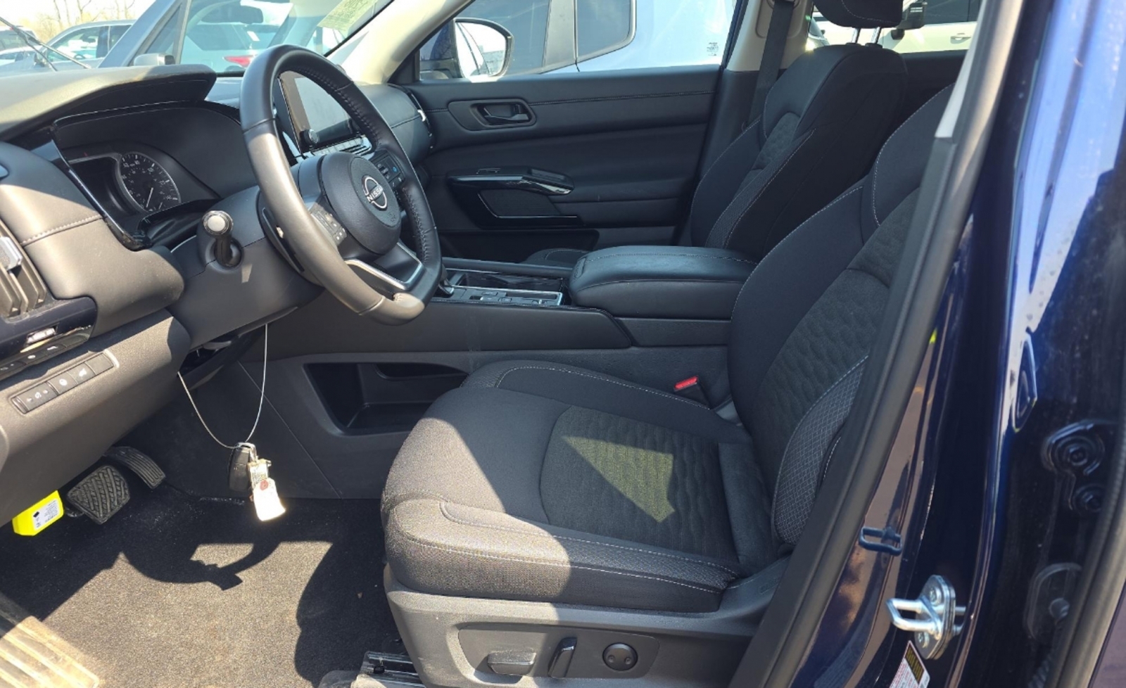 2025 Nissan Pathfinder SV FWD, 39831, Photo