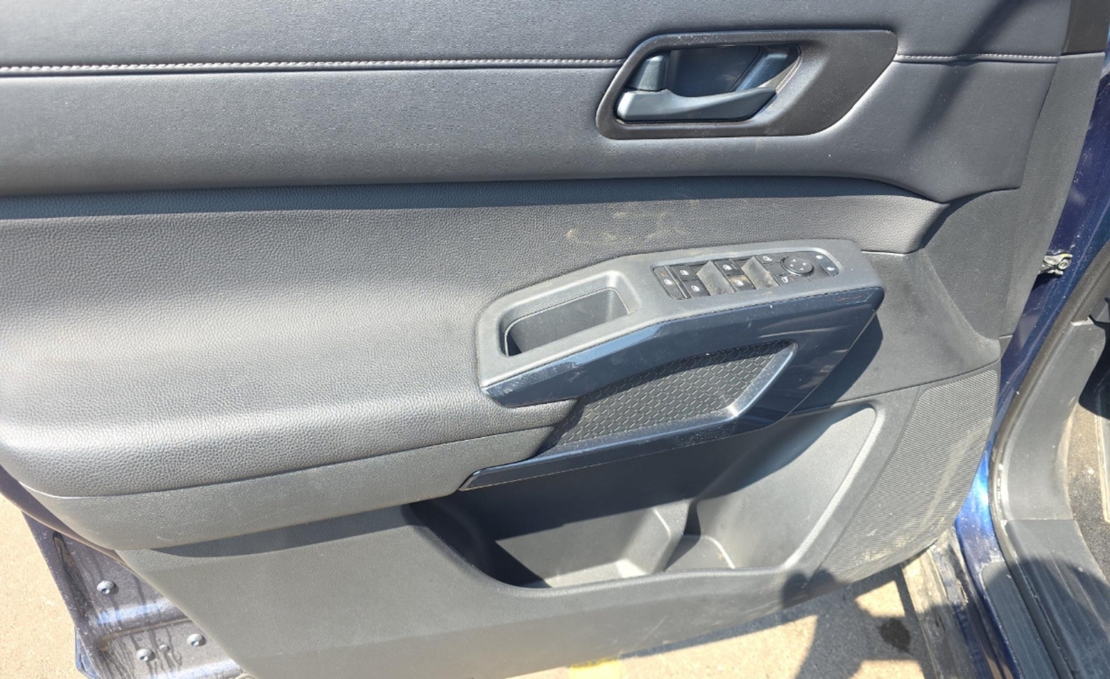 2025 Nissan Pathfinder SV FWD, 39831, Photo