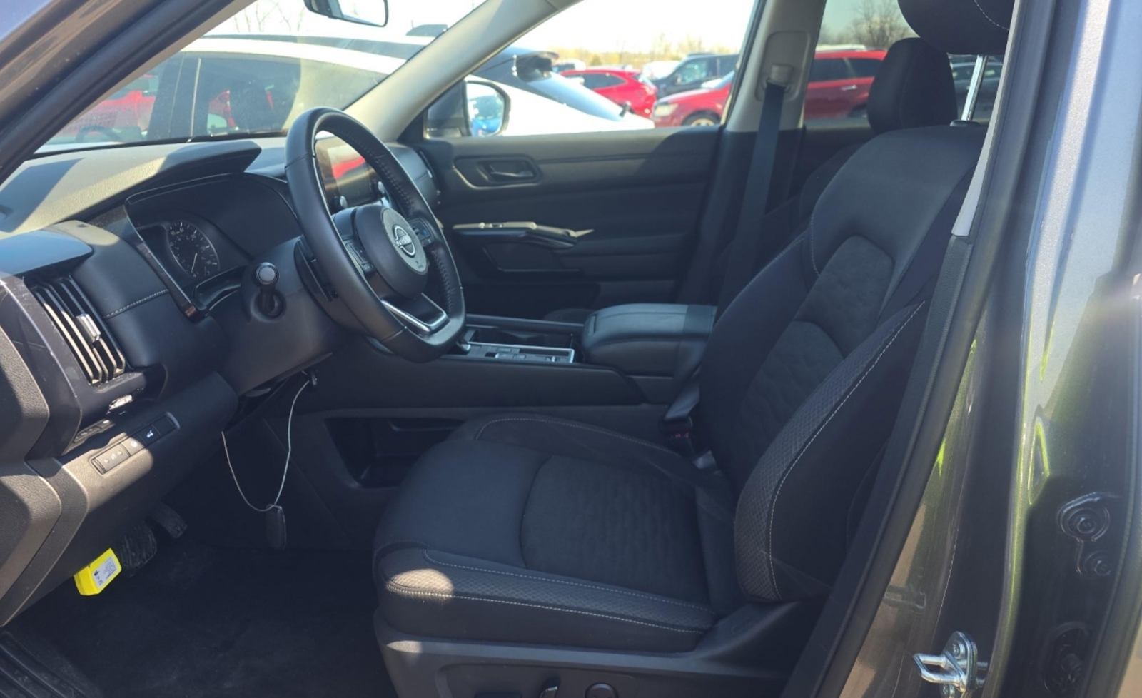 2025 Nissan Pathfinder SV FWD, 39838, Photo