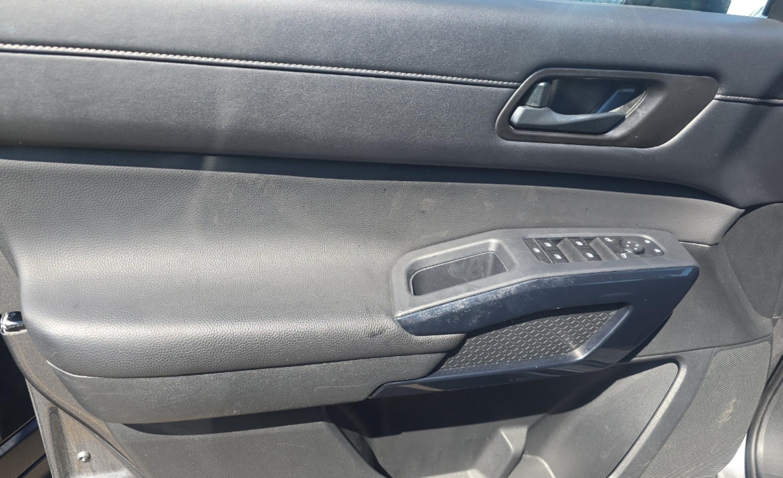 2025 Nissan Pathfinder SV FWD, 39838, Photo