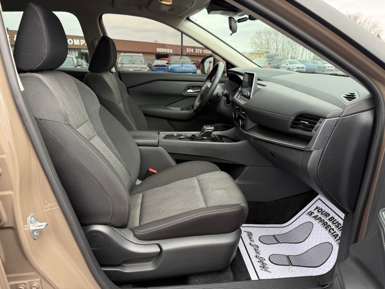 2025 Nissan Rogue SV FWD, 39693, Photo