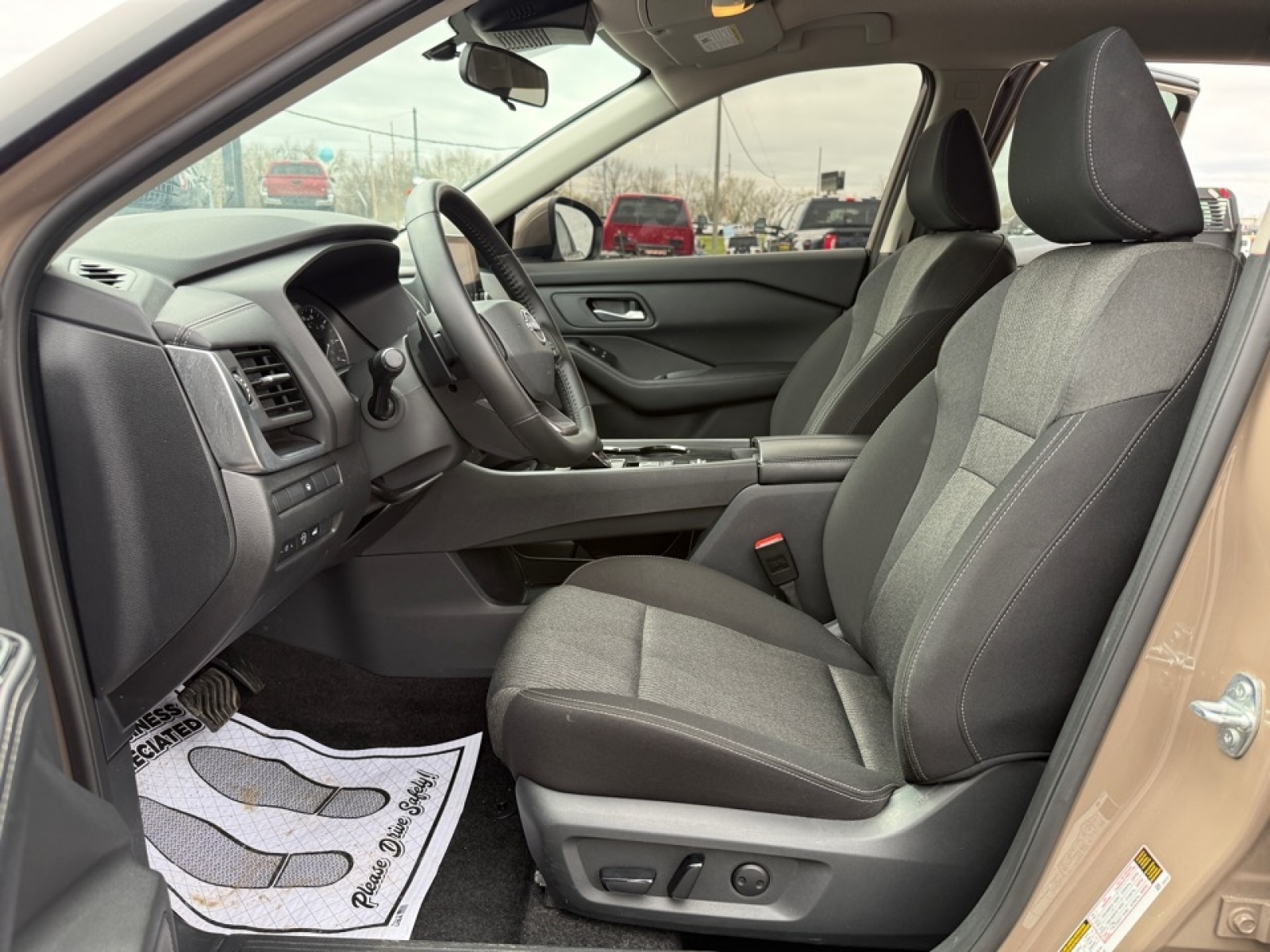 2025 Nissan Rogue SV FWD, 39693, Photo