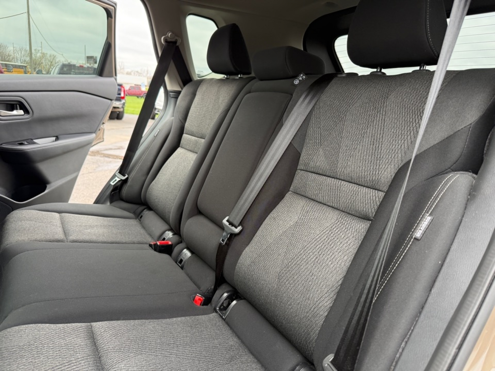 2025 Nissan Rogue SV FWD, 39693, Photo