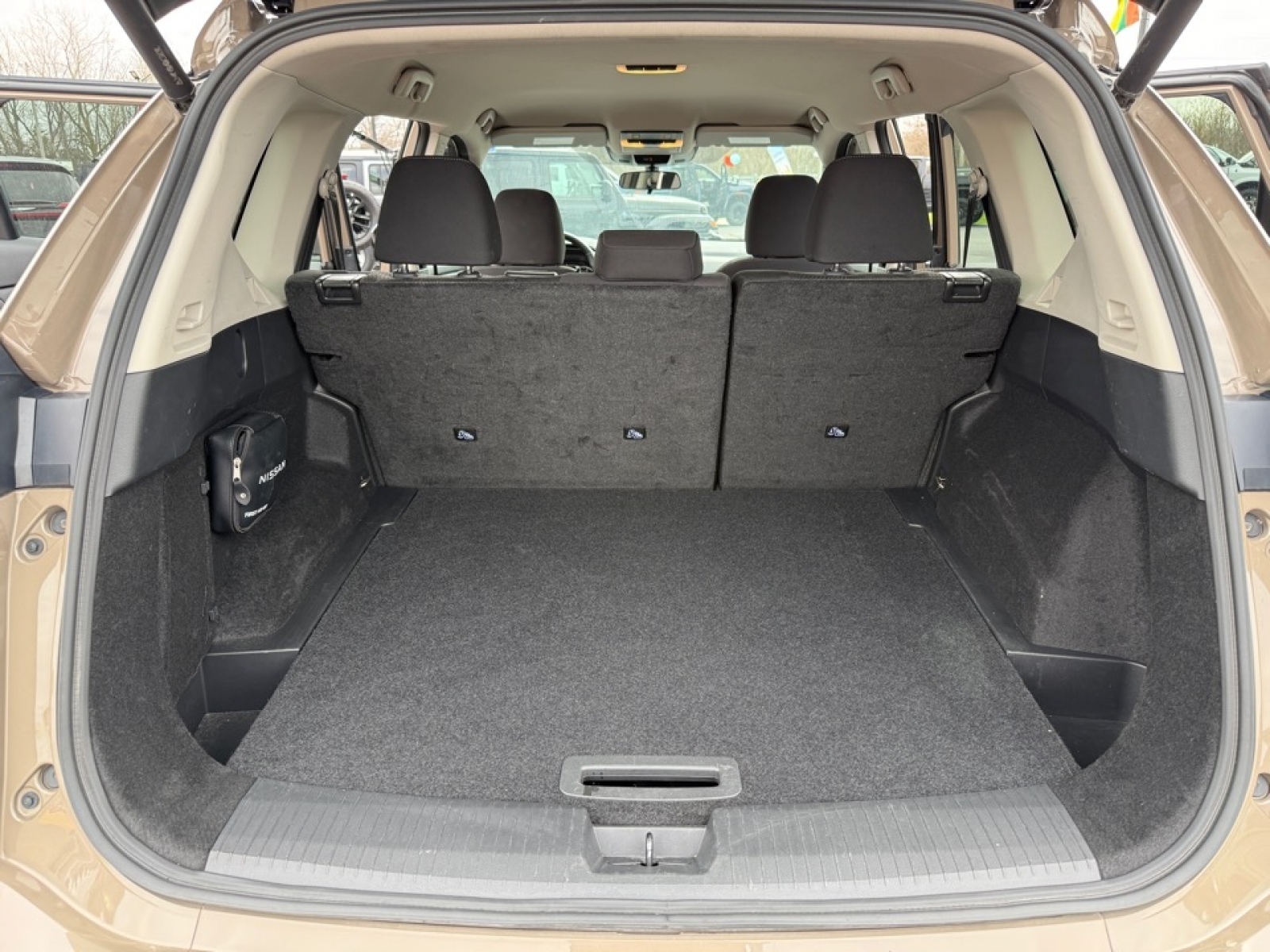 2025 Nissan Rogue SV FWD, 39693, Photo