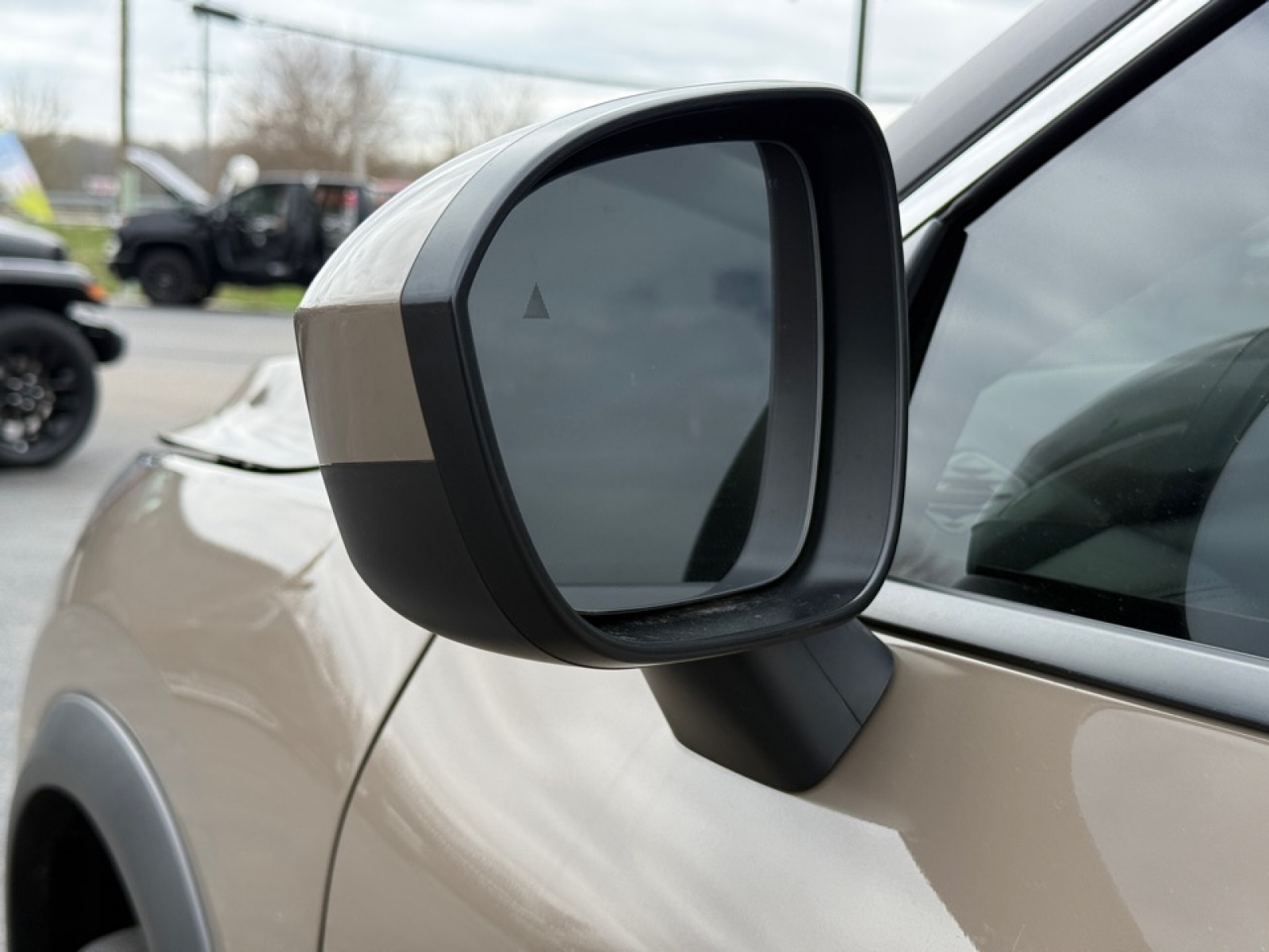 2025 Nissan Rogue SV FWD, 39693, Photo