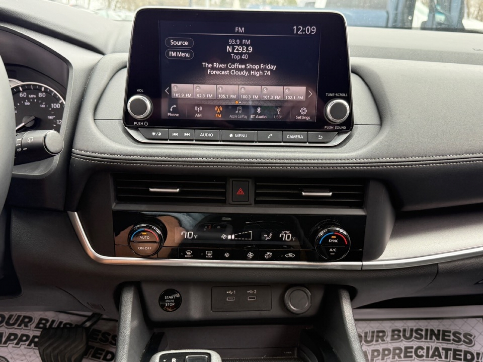 2025 Nissan Rogue SV FWD, 39693, Photo