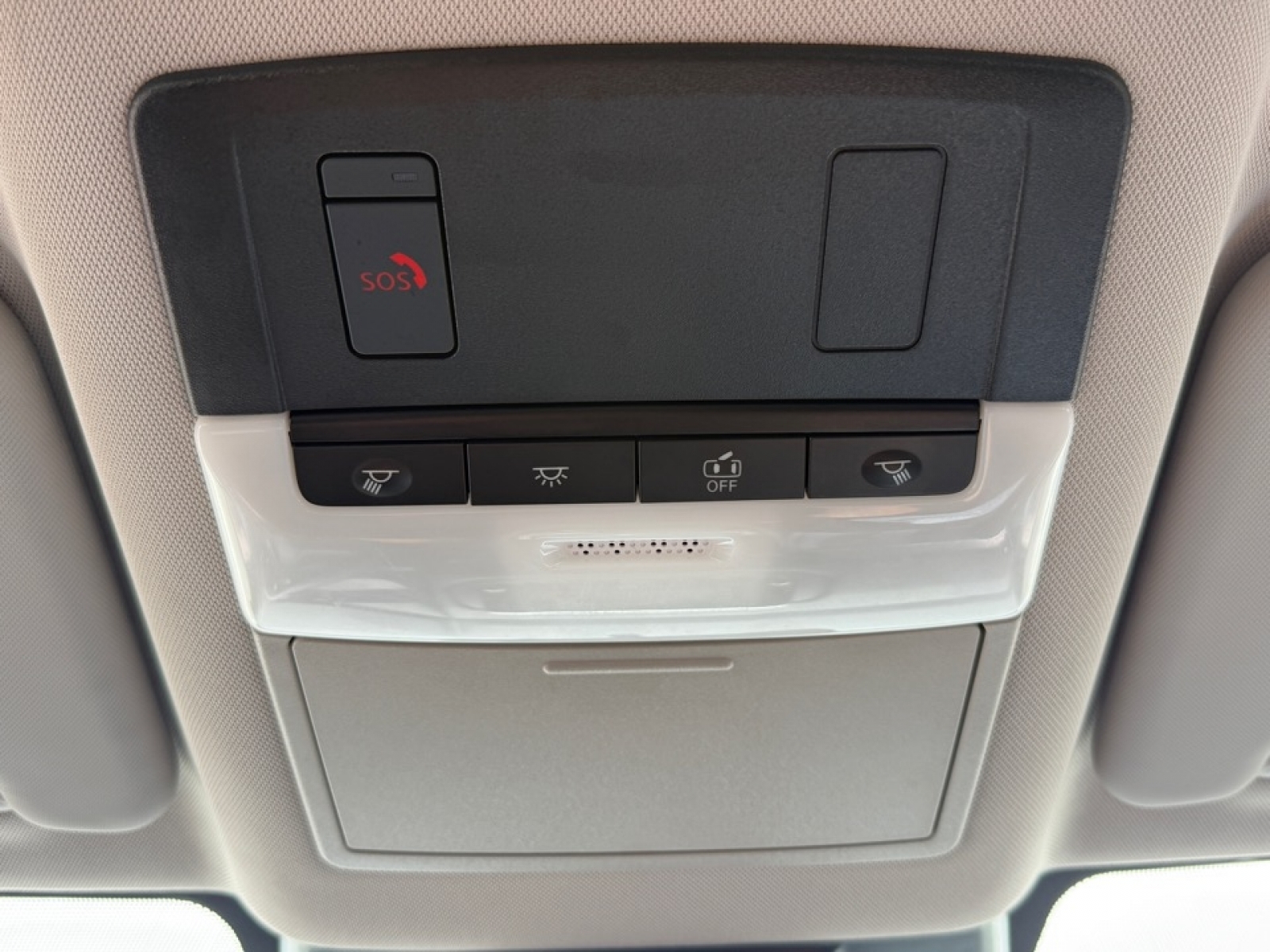 2025 Nissan Rogue SV FWD, 39693, Photo