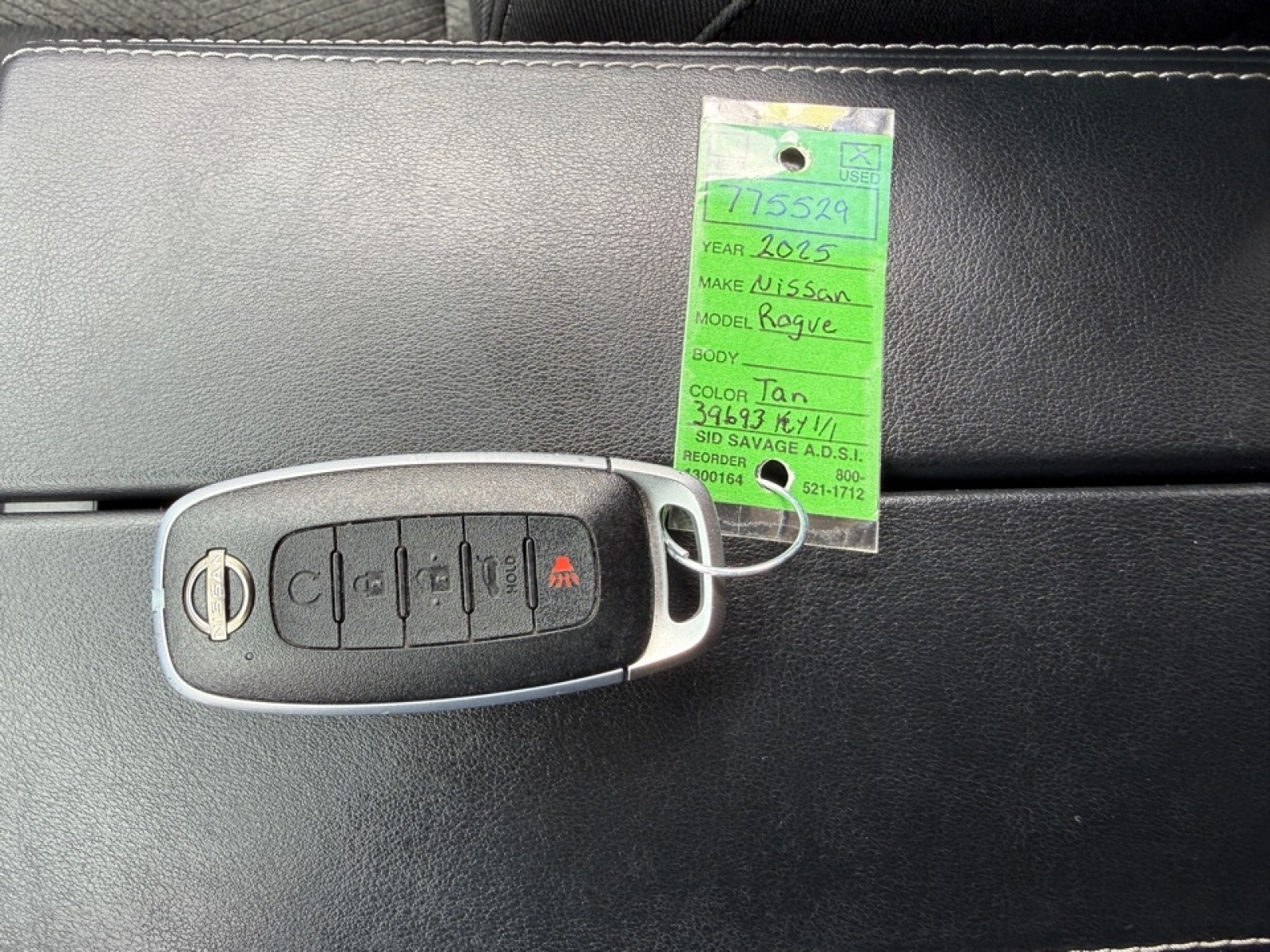 2025 Nissan Rogue SV FWD, 39693, Photo