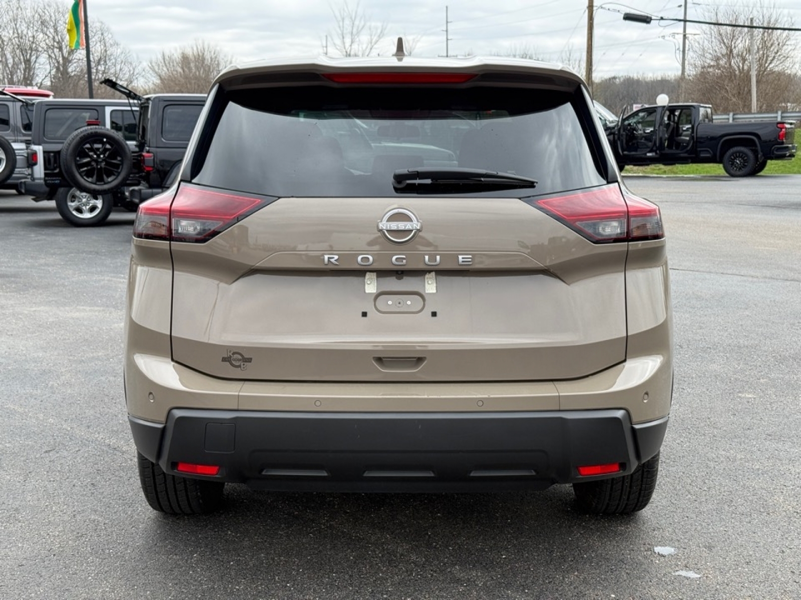 2025 Nissan Rogue SV FWD, 39693, Photo