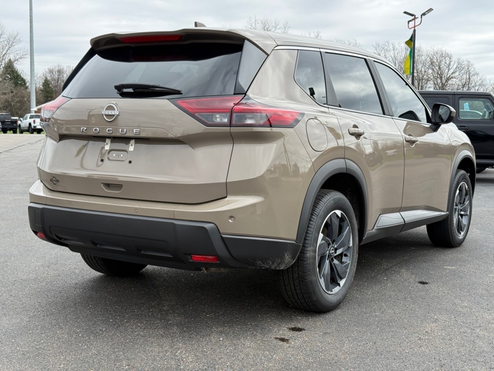 2025 Nissan Rogue SV FWD, 39693, Photo