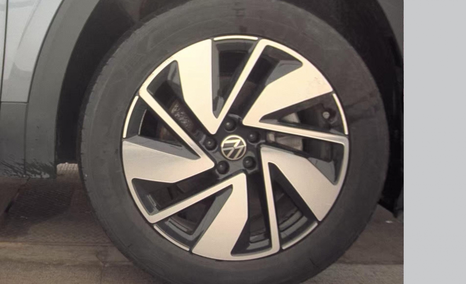 2025 Volkswagen Atlas 2.0T SE w/Technology, 39832, Photo