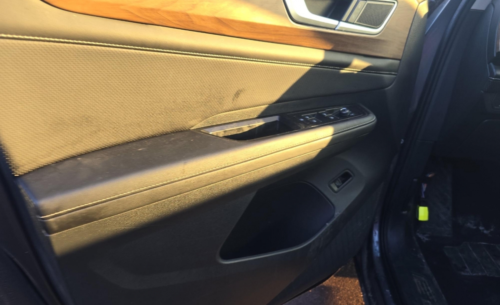 2025 Volkswagen Atlas 2.0T SE w/Technology, 39832, Photo