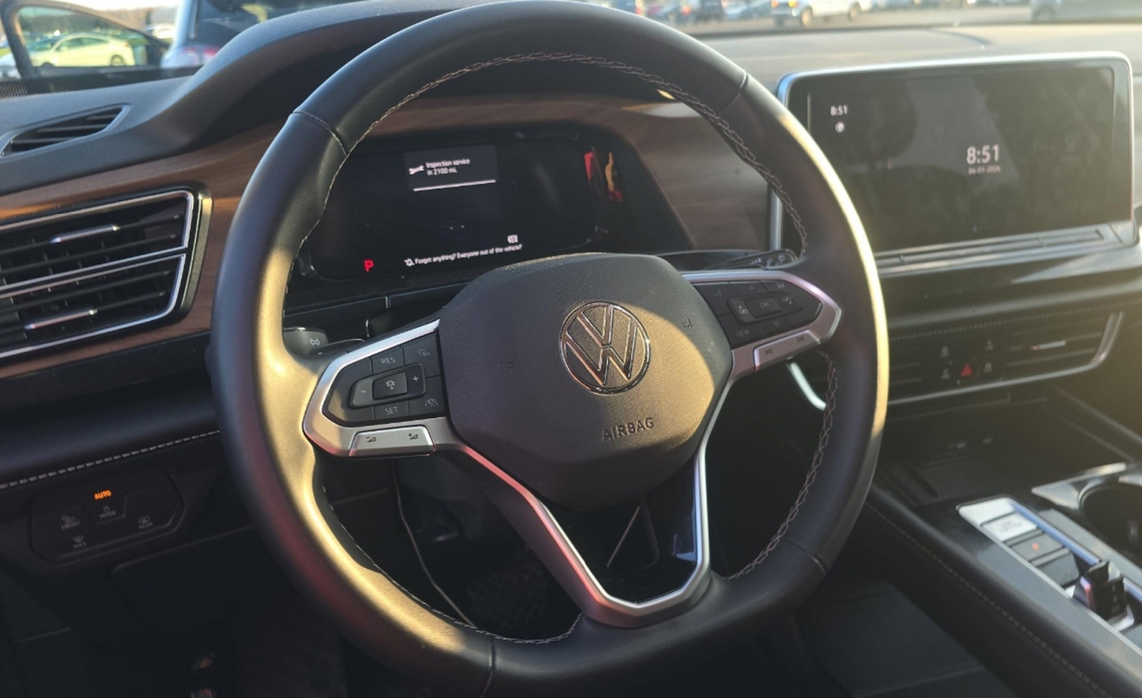 2025 Volkswagen Atlas 2.0T SE w/Technology, 39832, Photo