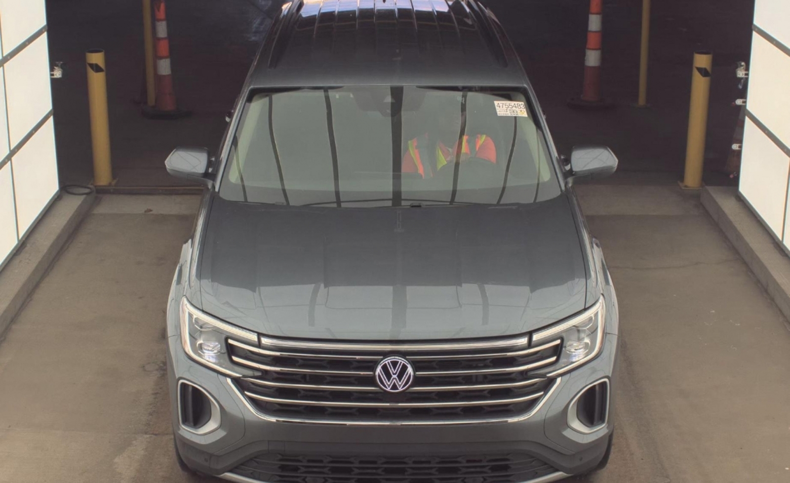 2025 Volkswagen Atlas 2.0T SE w/Technology, 39832, Photo