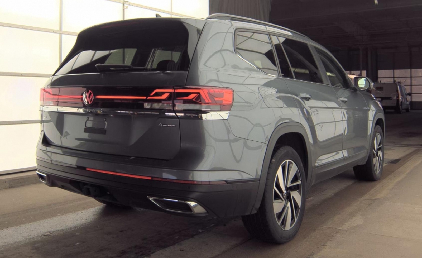 2025 Volkswagen Atlas 2.0T SE w/Technology, 39832, Photo