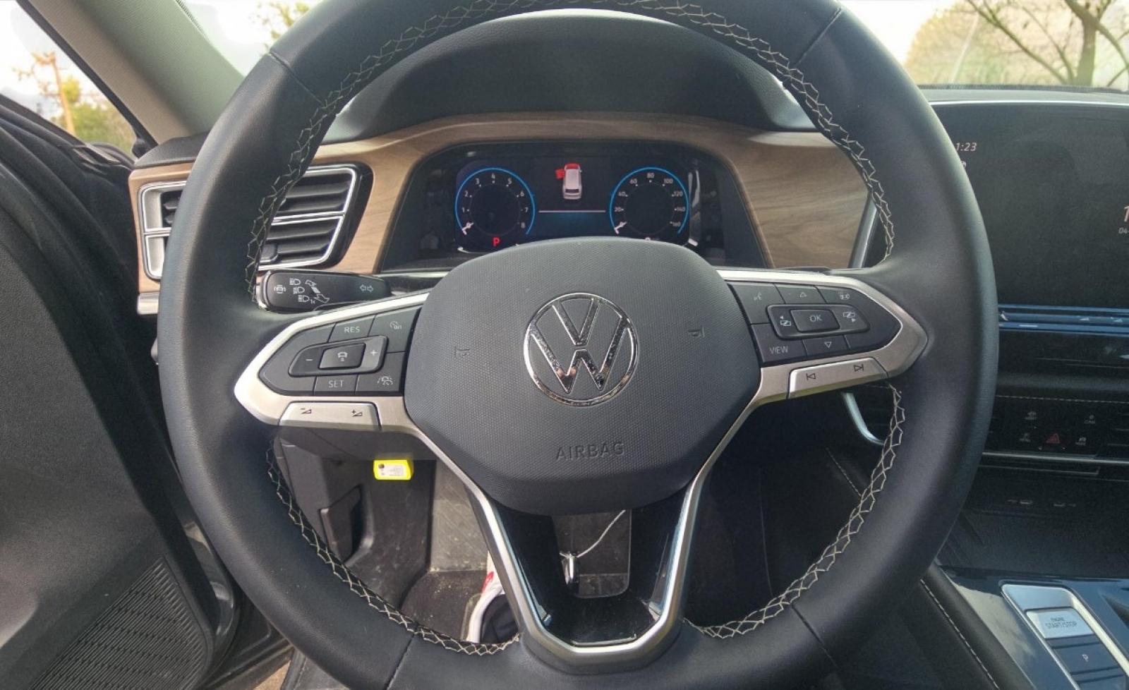 2025 Volkswagen Atlas 2.0T SE w/Technology, 39839, Photo