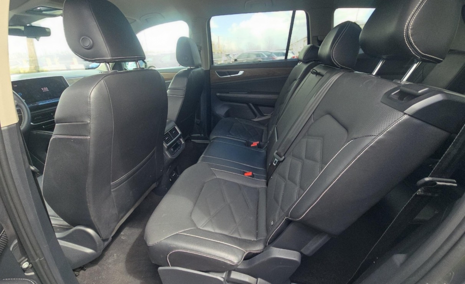 2025 Volkswagen Atlas 2.0T SE w/Technology, 39839, Photo