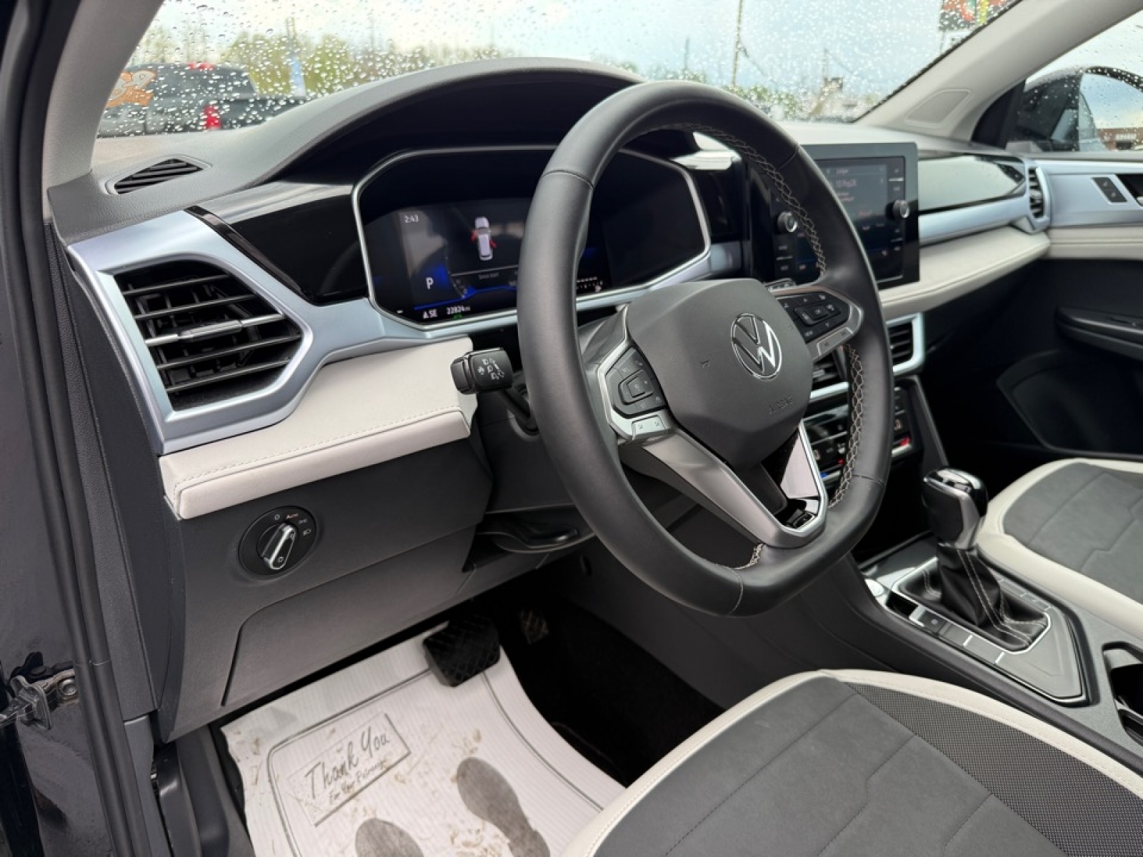 2025 Volkswagen Taos 1.5T SE, 39798, Photo