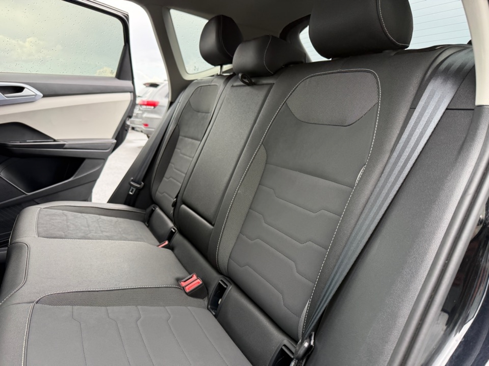 2025 Volkswagen Taos 1.5T SE, 39798, Photo