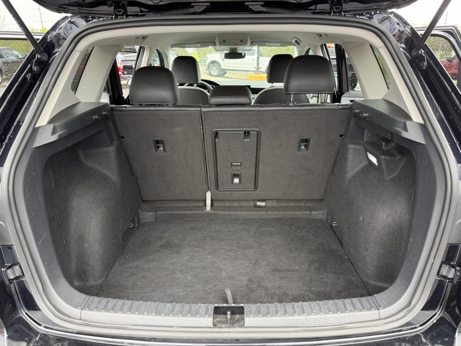 2025 Volkswagen Taos 1.5T SE, 39798, Photo