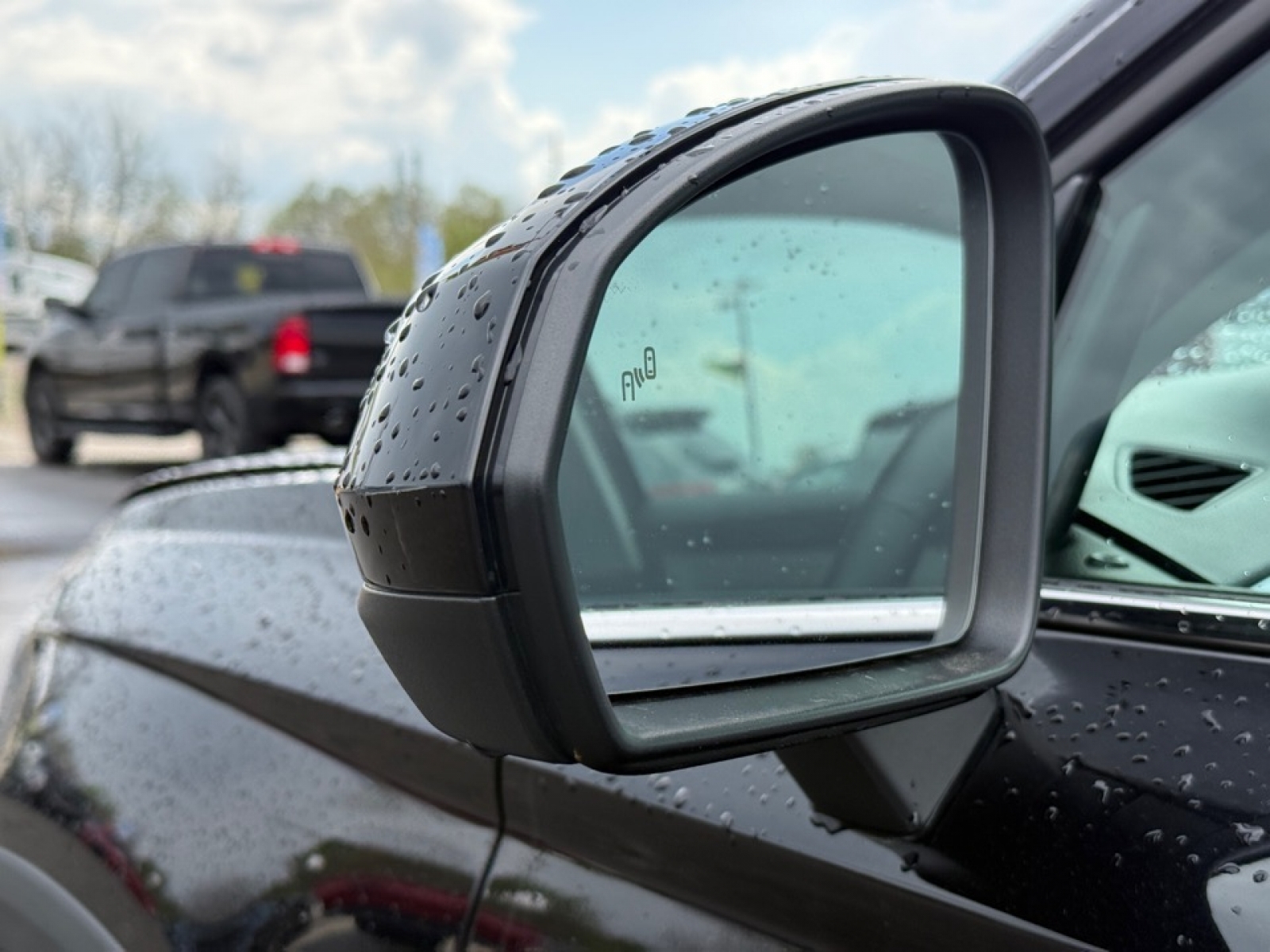 2025 Volkswagen Taos 1.5T SE, 39798, Photo