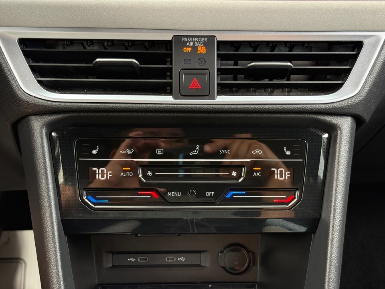 2025 Volkswagen Taos 1.5T SE, 39798, Photo