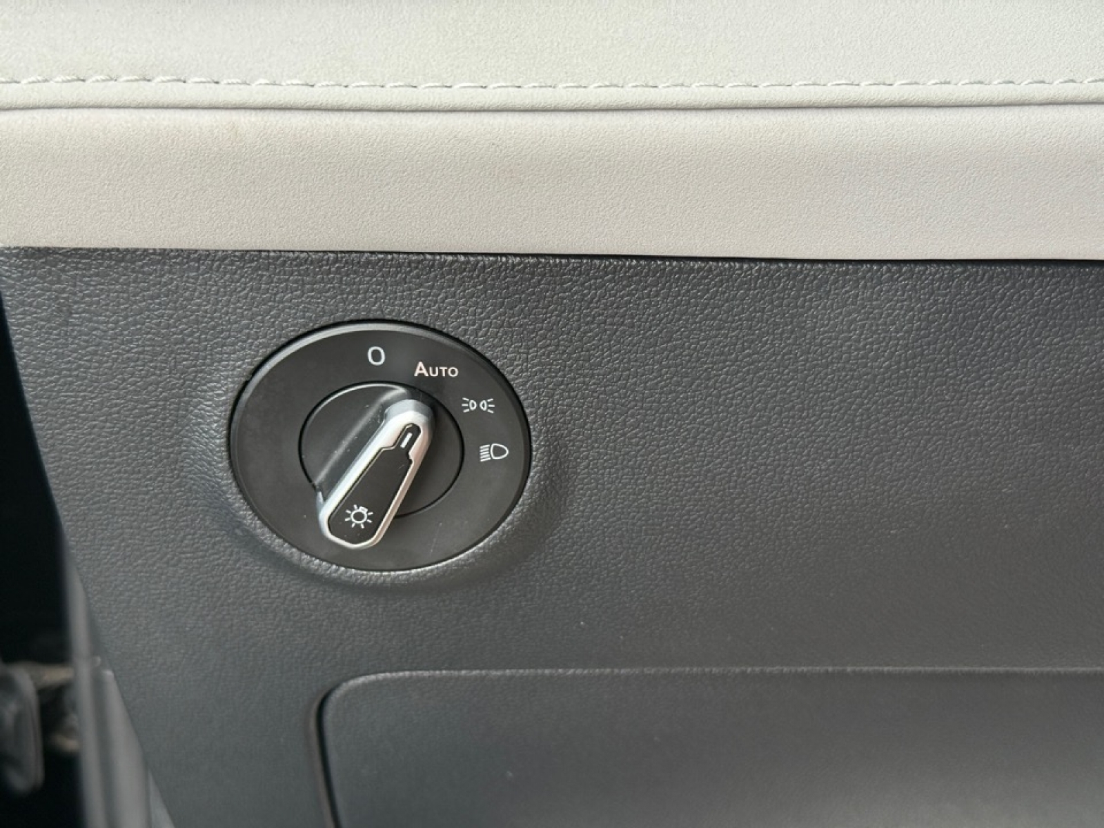 2025 Volkswagen Taos 1.5T SE, 39798, Photo