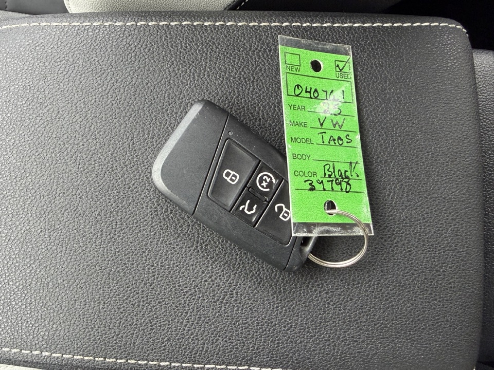 2025 Volkswagen Taos 1.5T SE, 39798, Photo