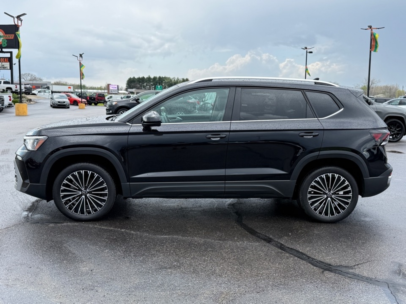 2025 Volkswagen Taos 1.5T SE, 39798, Photo