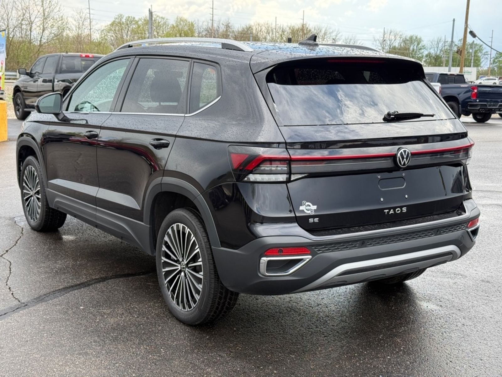 2025 Volkswagen Taos 1.5T SE, 39798, Photo