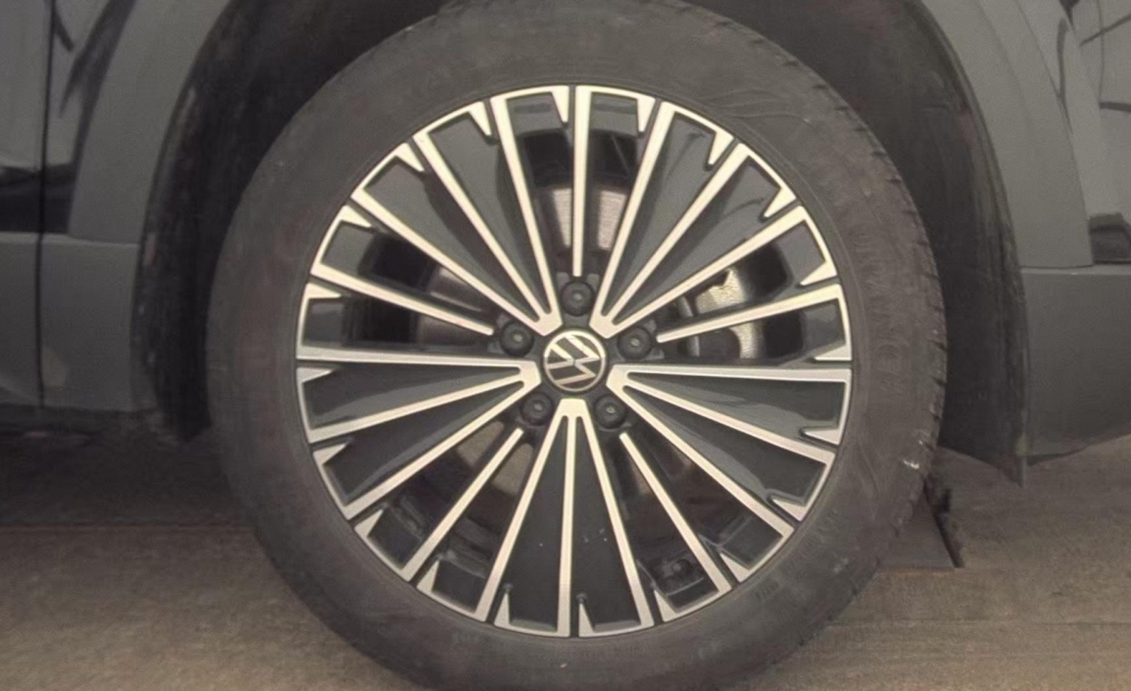 2025 Volkswagen Taos 1.5T SE, 39830, Photo