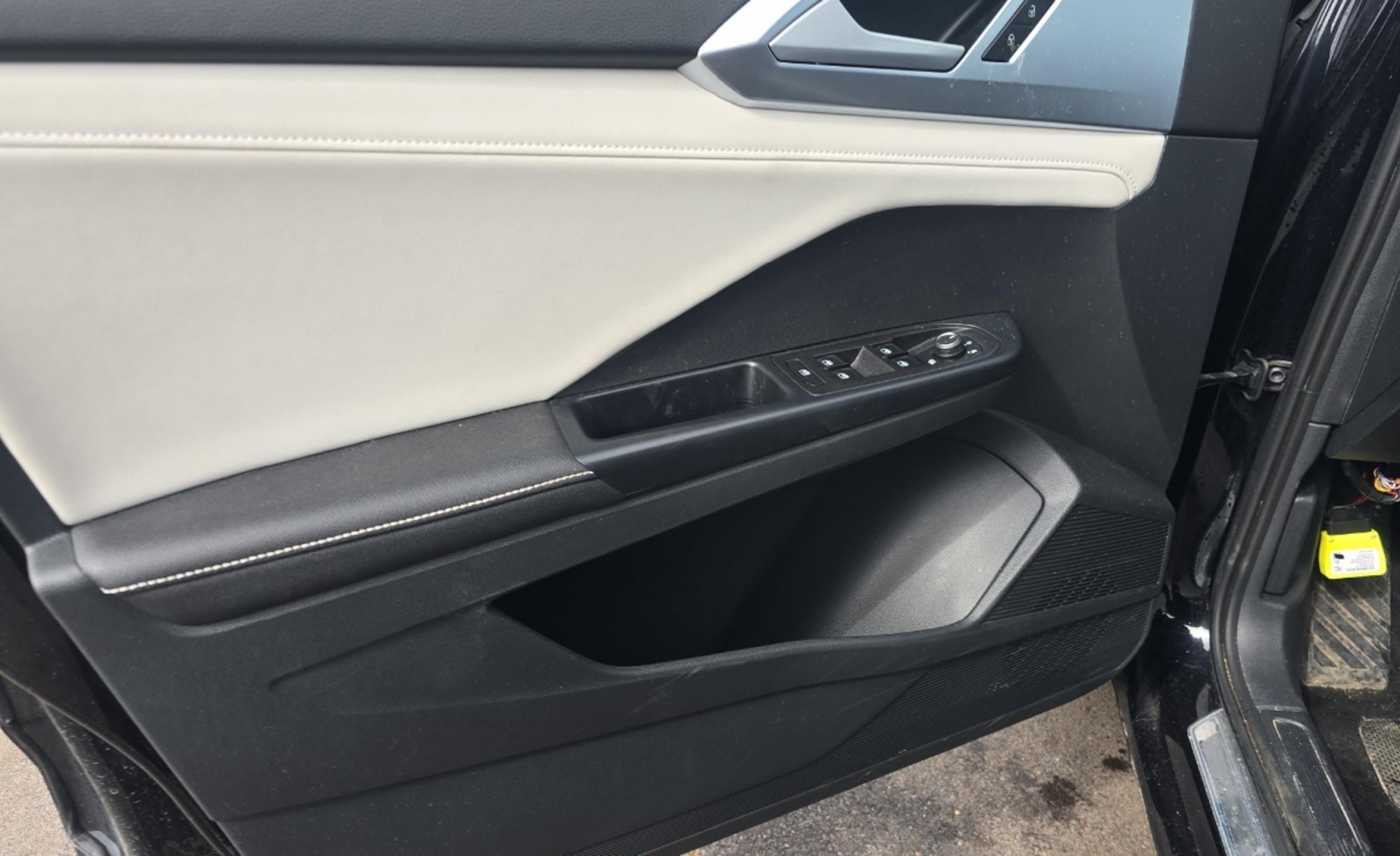 2025 Volkswagen Taos 1.5T SE, 39830, Photo