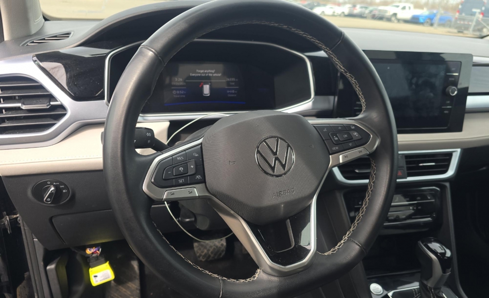 2025 Volkswagen Taos 1.5T SE, 39830, Photo