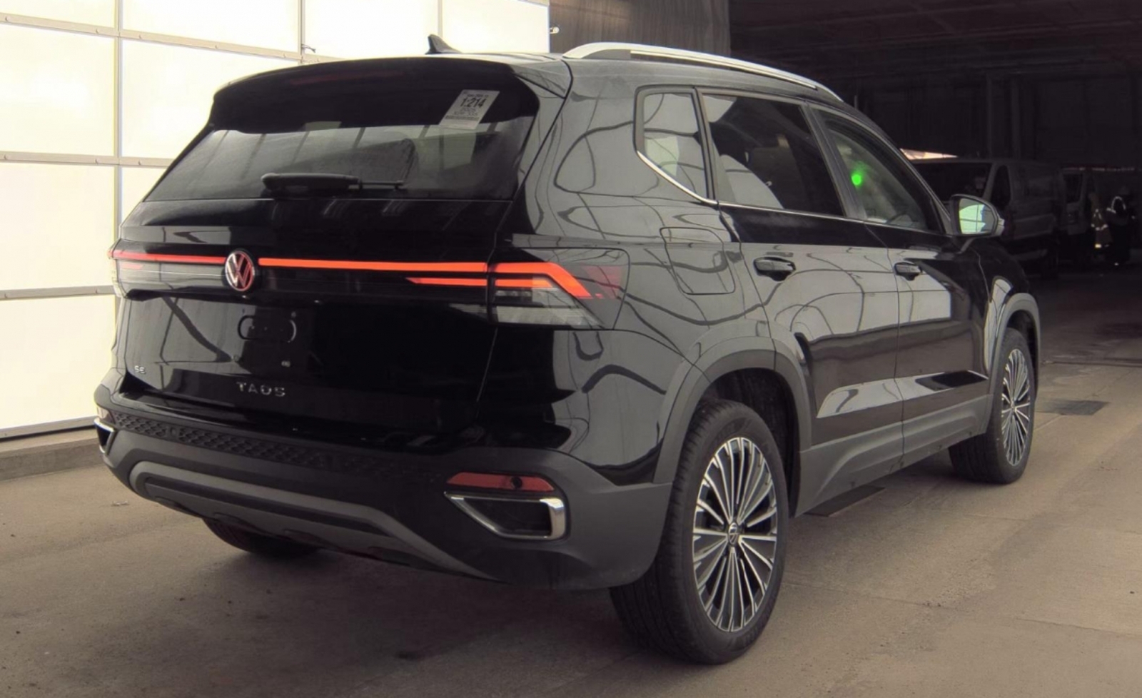 2025 Volkswagen Taos 1.5T SE, 39830, Photo