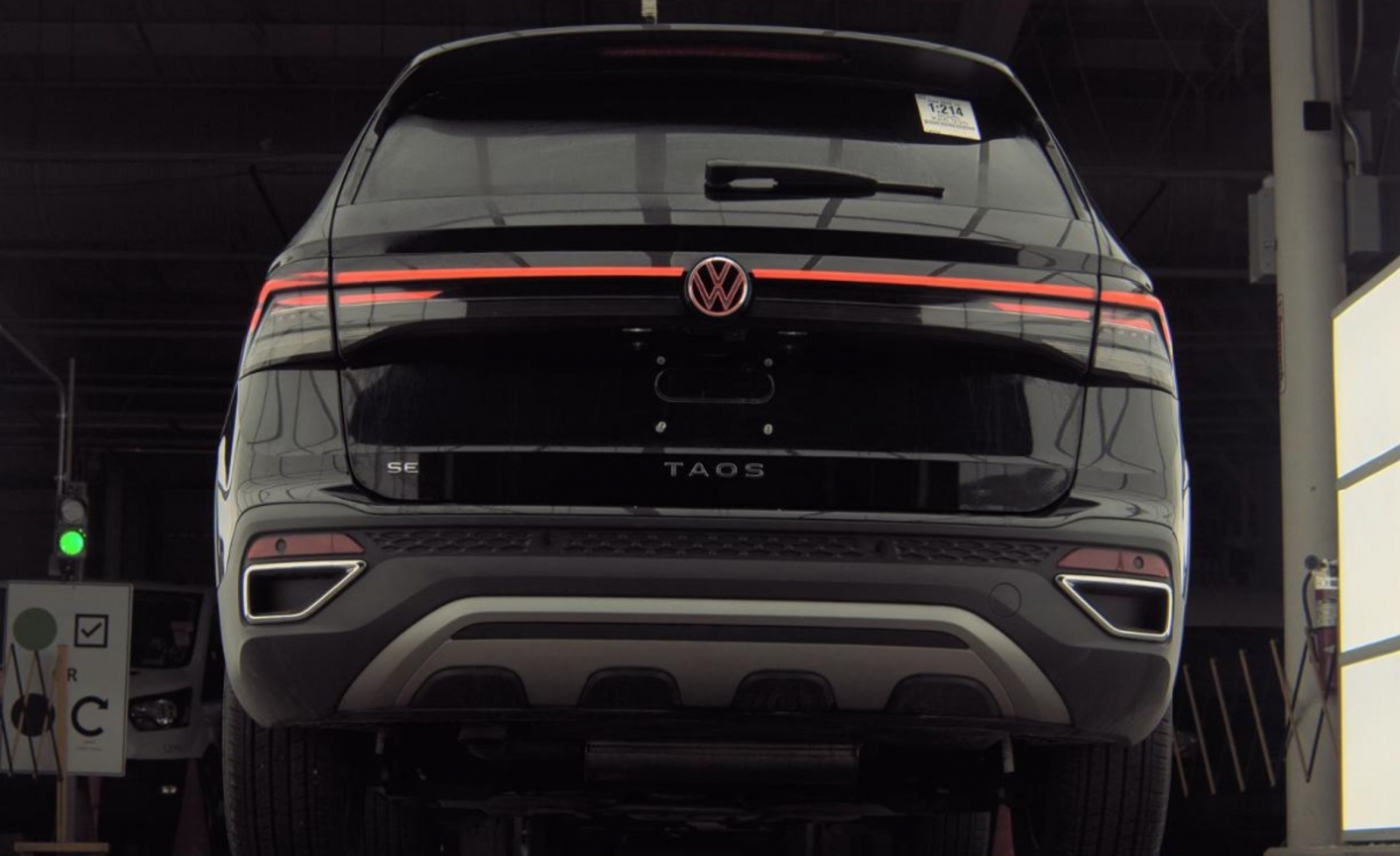 2025 Volkswagen Taos 1.5T SE, 39830, Photo
