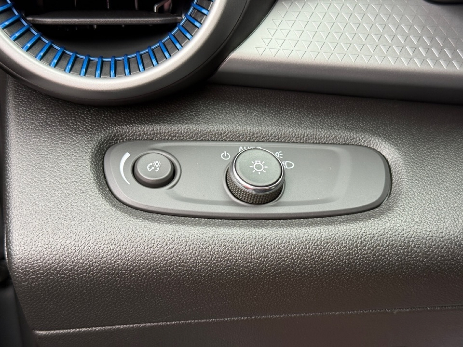 2026 Chevrolet Trax FWD LS, 39741, Photo