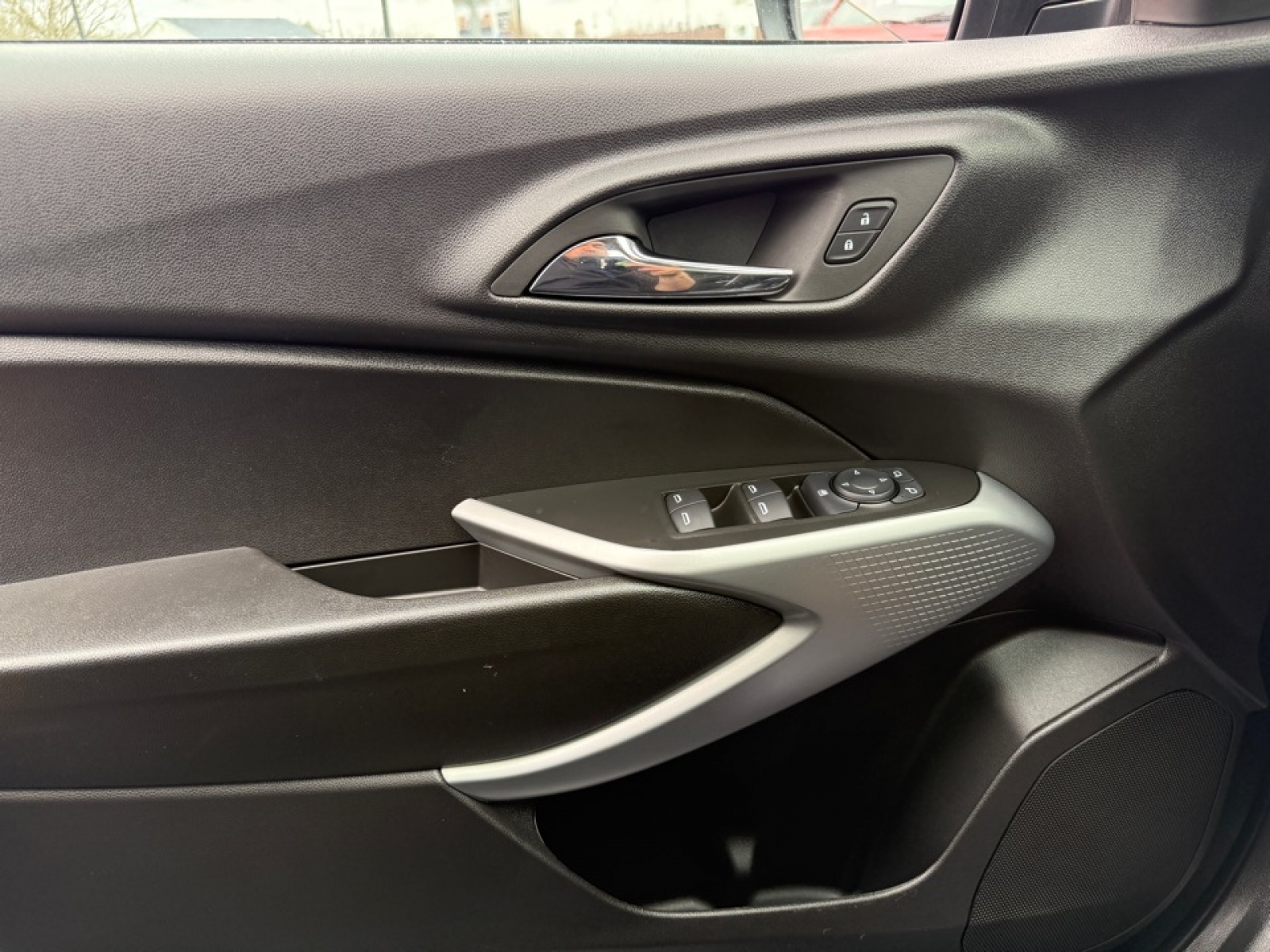 2026 Chevrolet Trax FWD LS, 39741, Photo