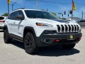 2017 Jeep Cherokee Trailhawk, 36946, Photo 2