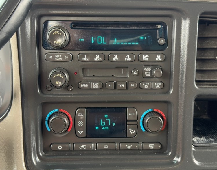 2005 GMC Sierra 2500HD 38630A