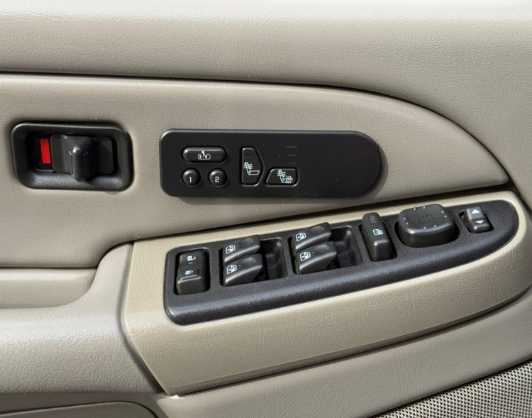 2005 GMC Sierra 2500HD 38630A