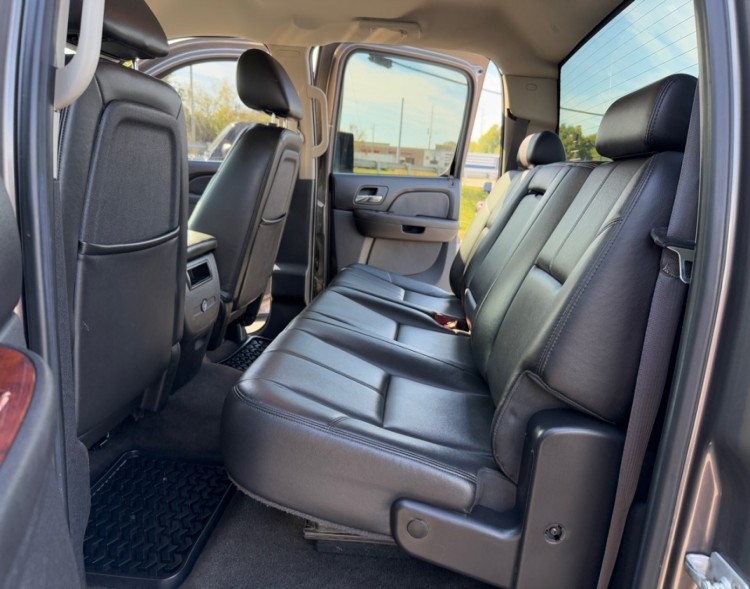 2011 Chevrolet Silverado 2500HD 38895