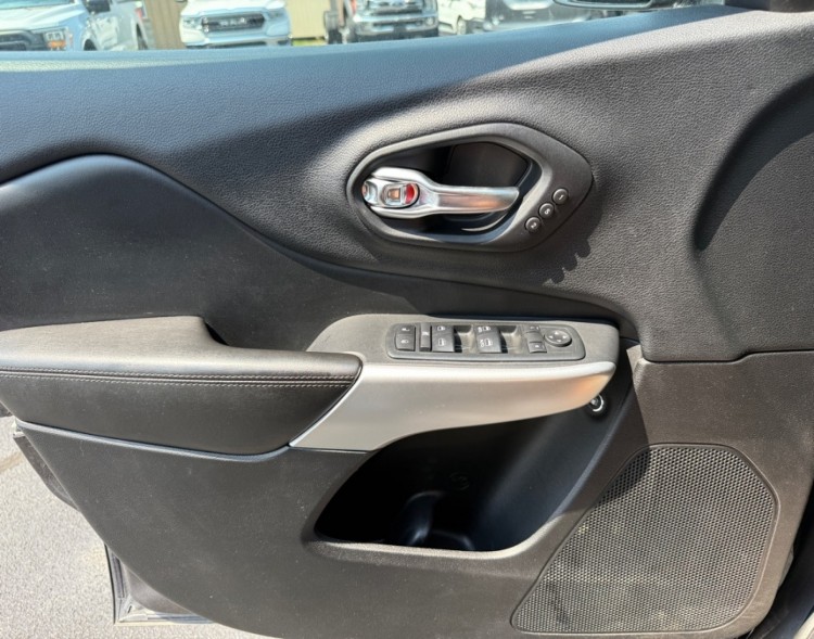 2018 Jeep Cherokee 38617