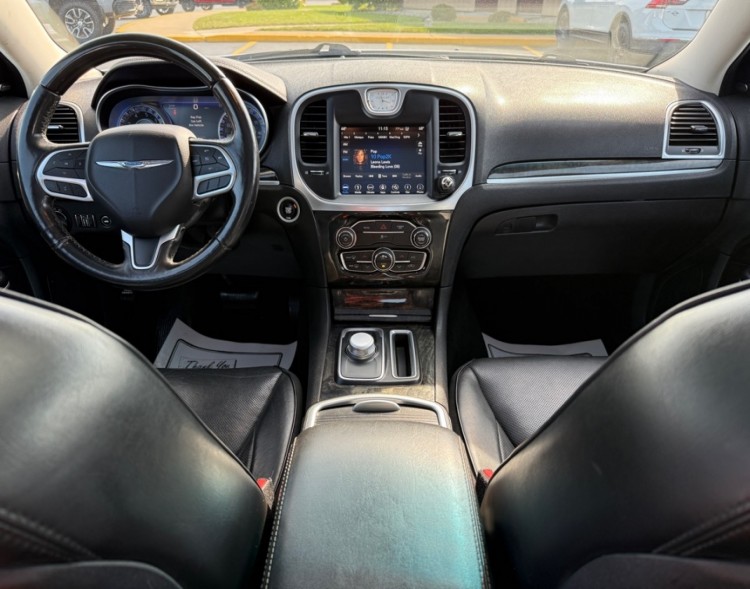 2019 Chrysler 300