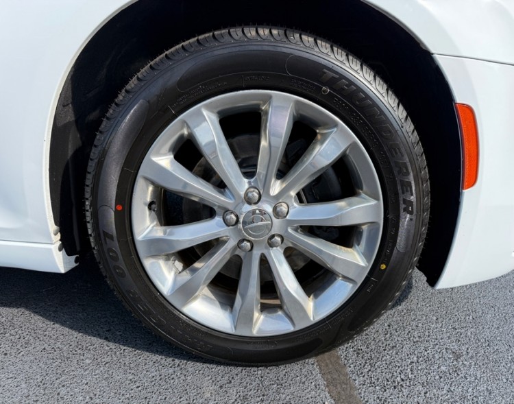 2019 Chrysler 300